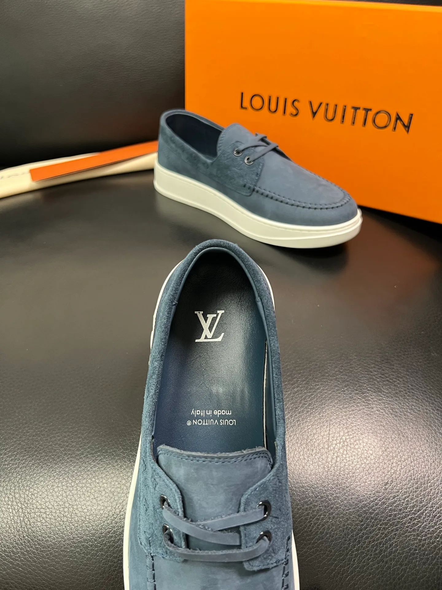 Men's shoes 💰780 Lv top purchasing agent Louis Vuitton, slip-on sports shoes counter synchronization, uppers imported from Italy, high-quality splicing colorful and complex handicrafts, imported cowhide pads are soft and comfortable, soles: original soles specially provided by the original factory, T men's shoes 💰U exclusive movable molded soles are super comfortable, original and single goods, high quality, you can go in and out of the counter at will, welcome to compare, code number 39-44 (customized 38 45)85856